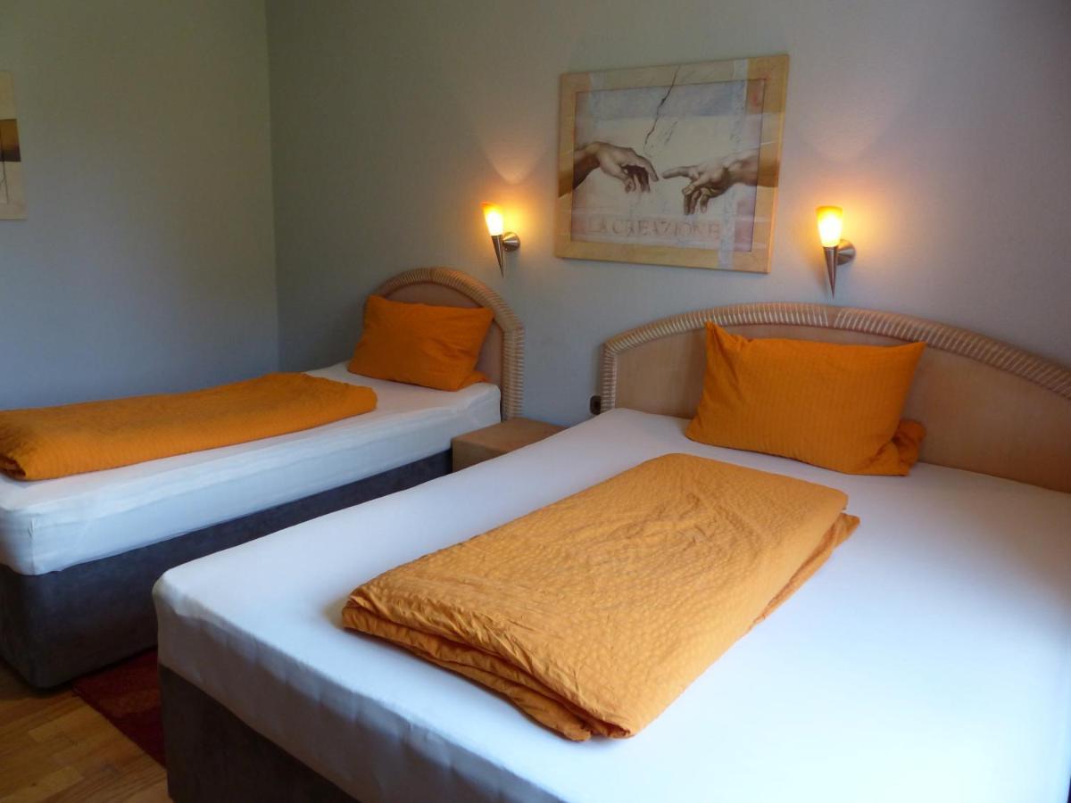 Haus Der Gastlichkeit Hotel Ratingen Bagian luar foto